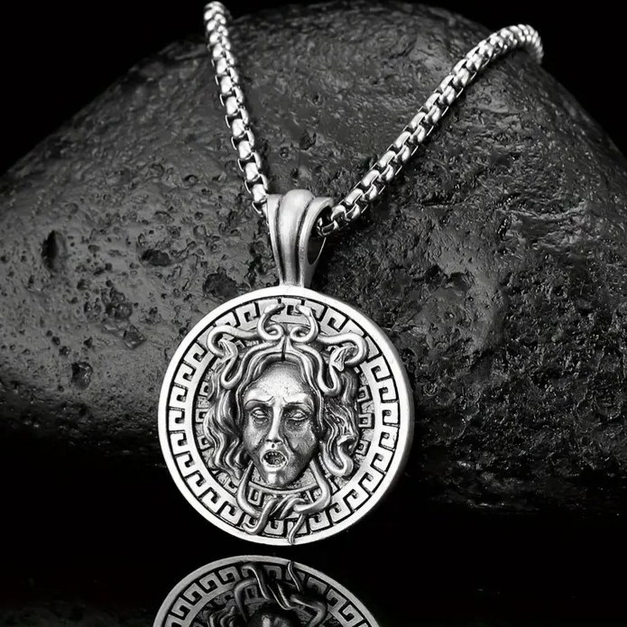 گردنبند و پلاک آویز استیل مدوسا medusa طرح ورساچ رنگ ثابت کد ar