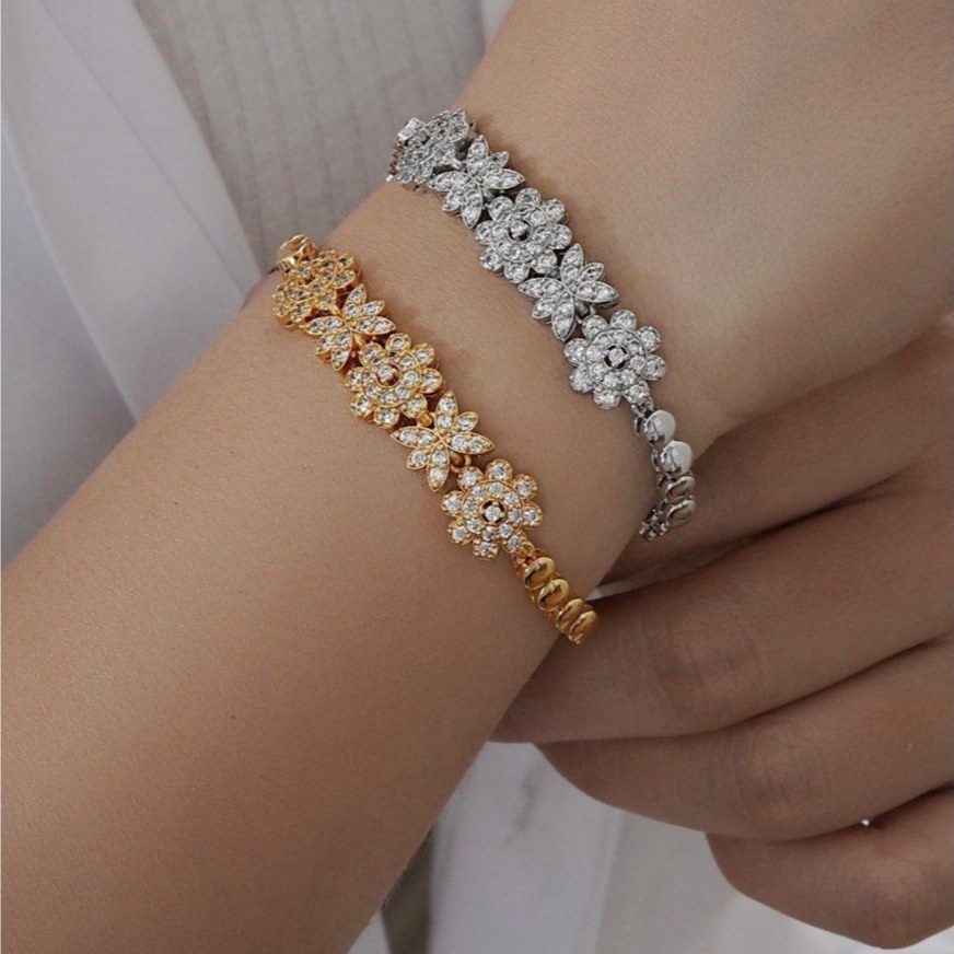 دستبند زنانه فول نگین جواهری بدون ریزش نگین رنگ ثابت طلایی و نقره ای کد2 MP