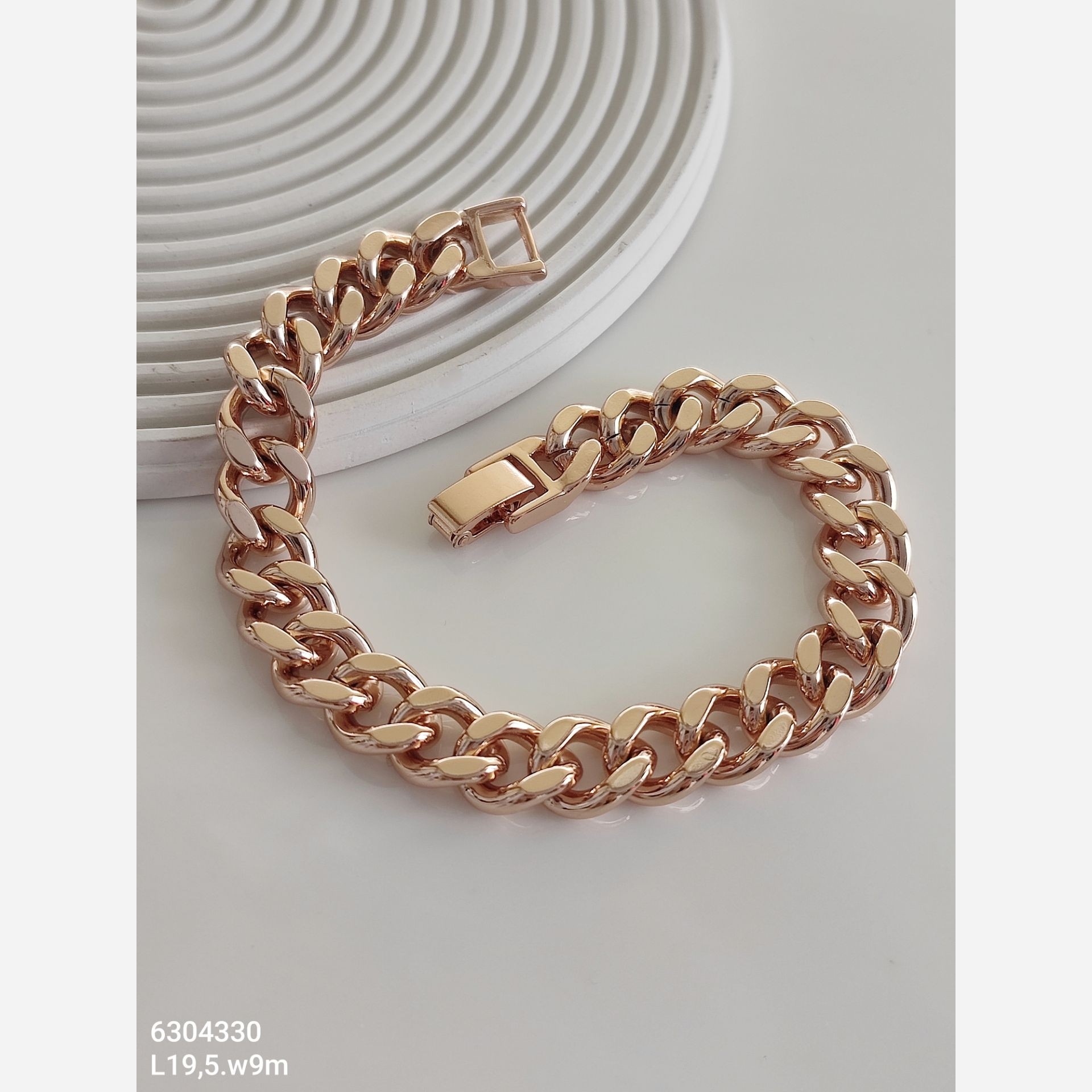 دستبند کارتیر مارک ژوپینگ 6304330