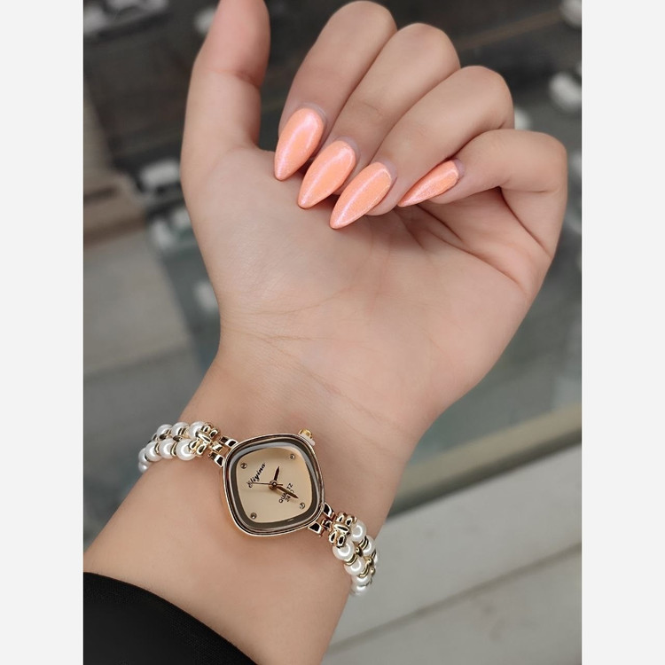 ساعت بند مرواریدی مارک الینا 3503805629