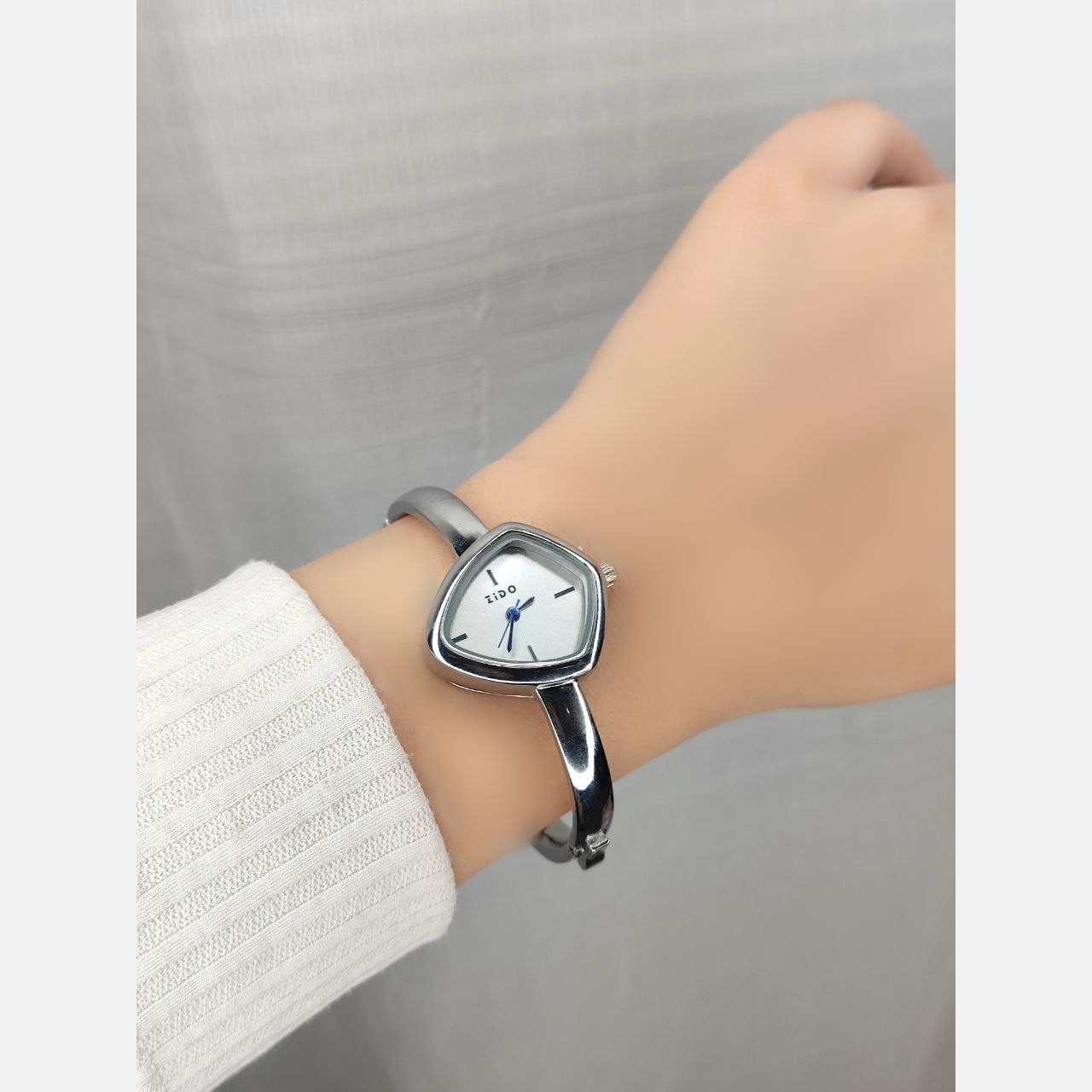 ساعت زنانه النگویی مارک zido 55060011
