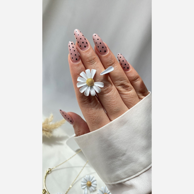 سرویس زنانه مدل گل بابونه رنگ ثابت ضد حساسیت