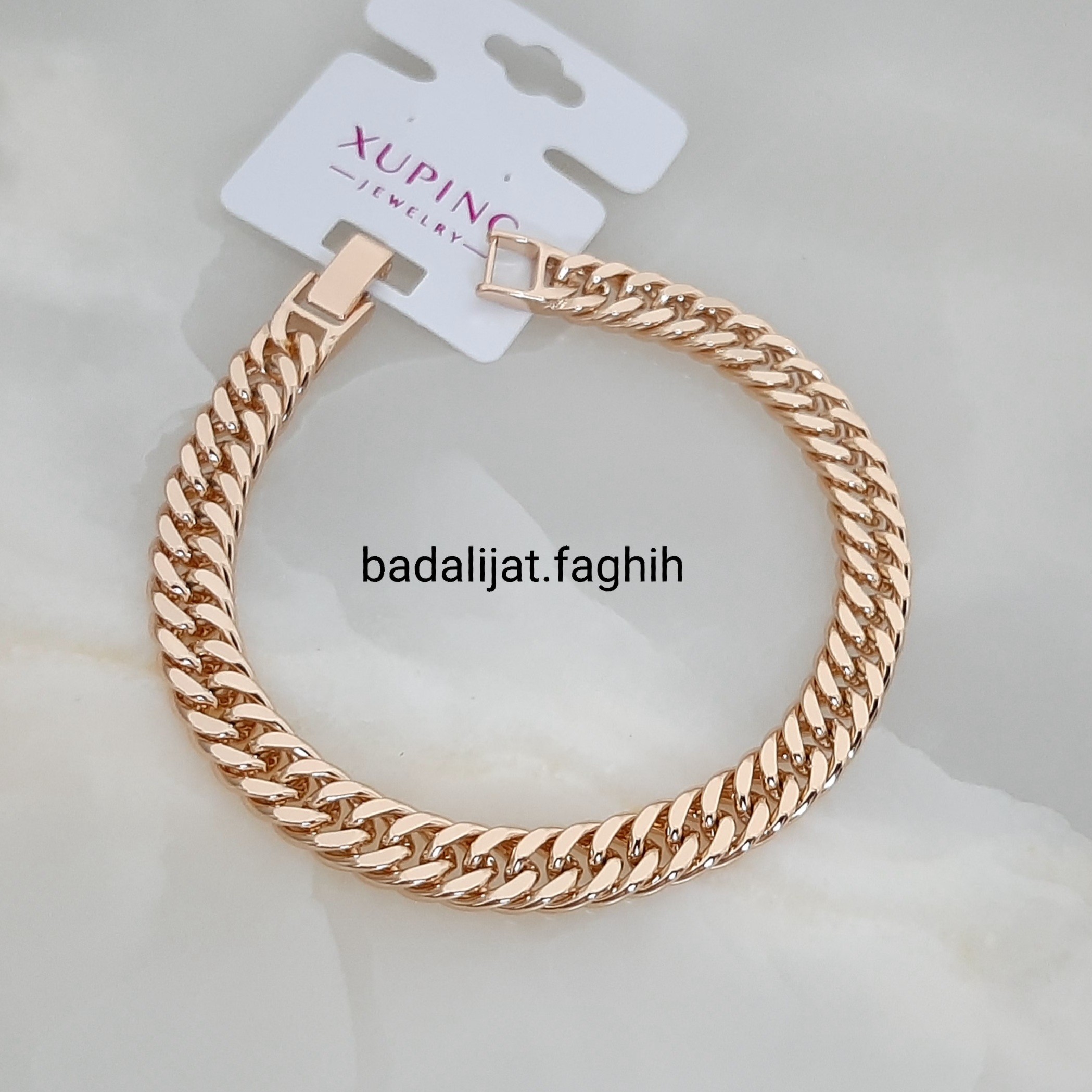 دستبند ژوپینگ کارتیه کاملا رنگ ثابت با آبکاری طلا ورق بزنید لطفا