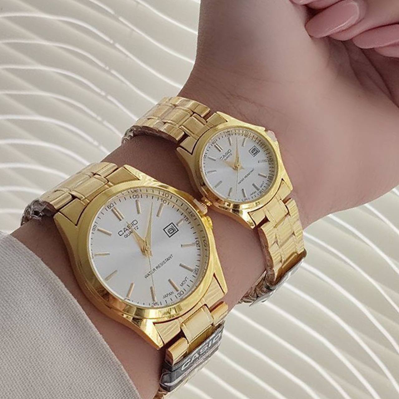 ساعت مچی زنانه و مردانه تک کاسیو استیل تاریخدار حک موتور ژاپن مارک معروف CASIO نمونه درجه یک ارسال رایگان
