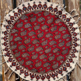 رومیزی قلمکار گرد 50 سانتی طرح زرشکی