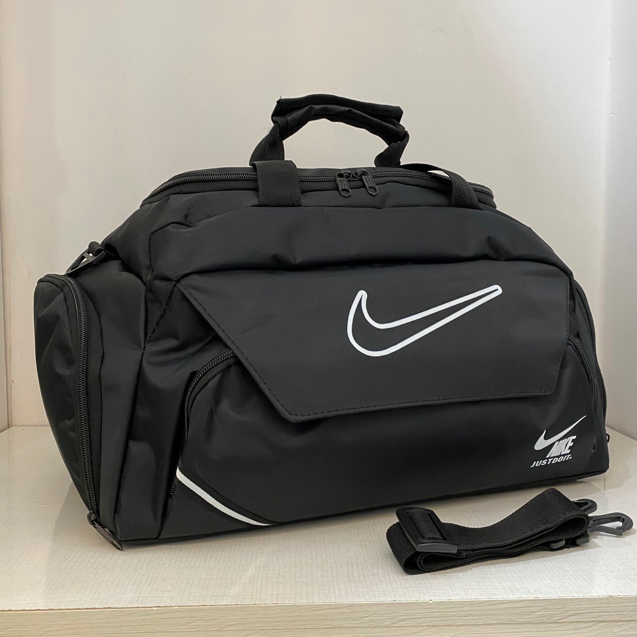 ساک ورزشی برند Nike جاکفشی دار (پس کرایه)