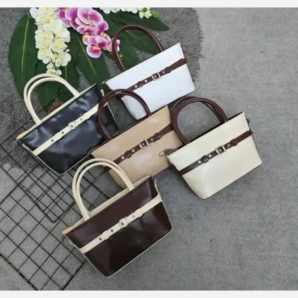 کیف چرمی زنانه اسما ابعاد 28 در 16 رنگ مشکی سفید کرم نسکافه ای