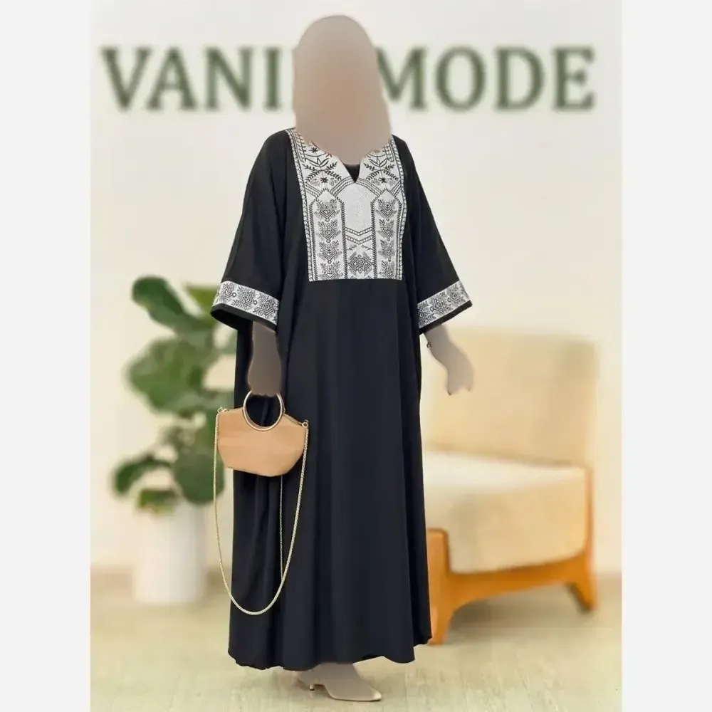 عبا زنانه مدل آلکا داکرون خرجکار سوزن دوزی مشکی فری سایز