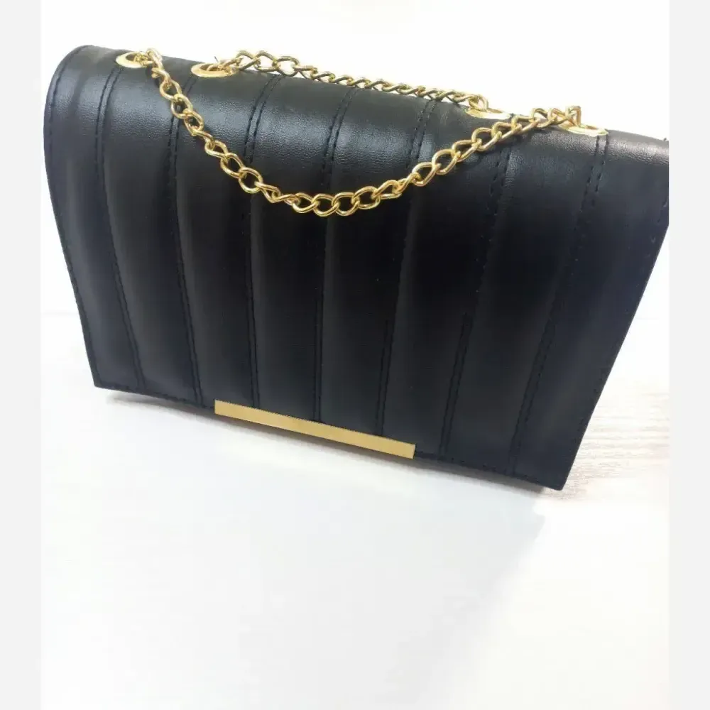 کیف چرم لنسر رنگ مشکی ابعاد 23 در 14 سانتیمتر