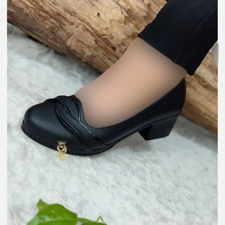 کفش طبی مجلسی زنانه مدل گلی رویه چرم حولهای پاشنه 5 سانت رنگ مشکی