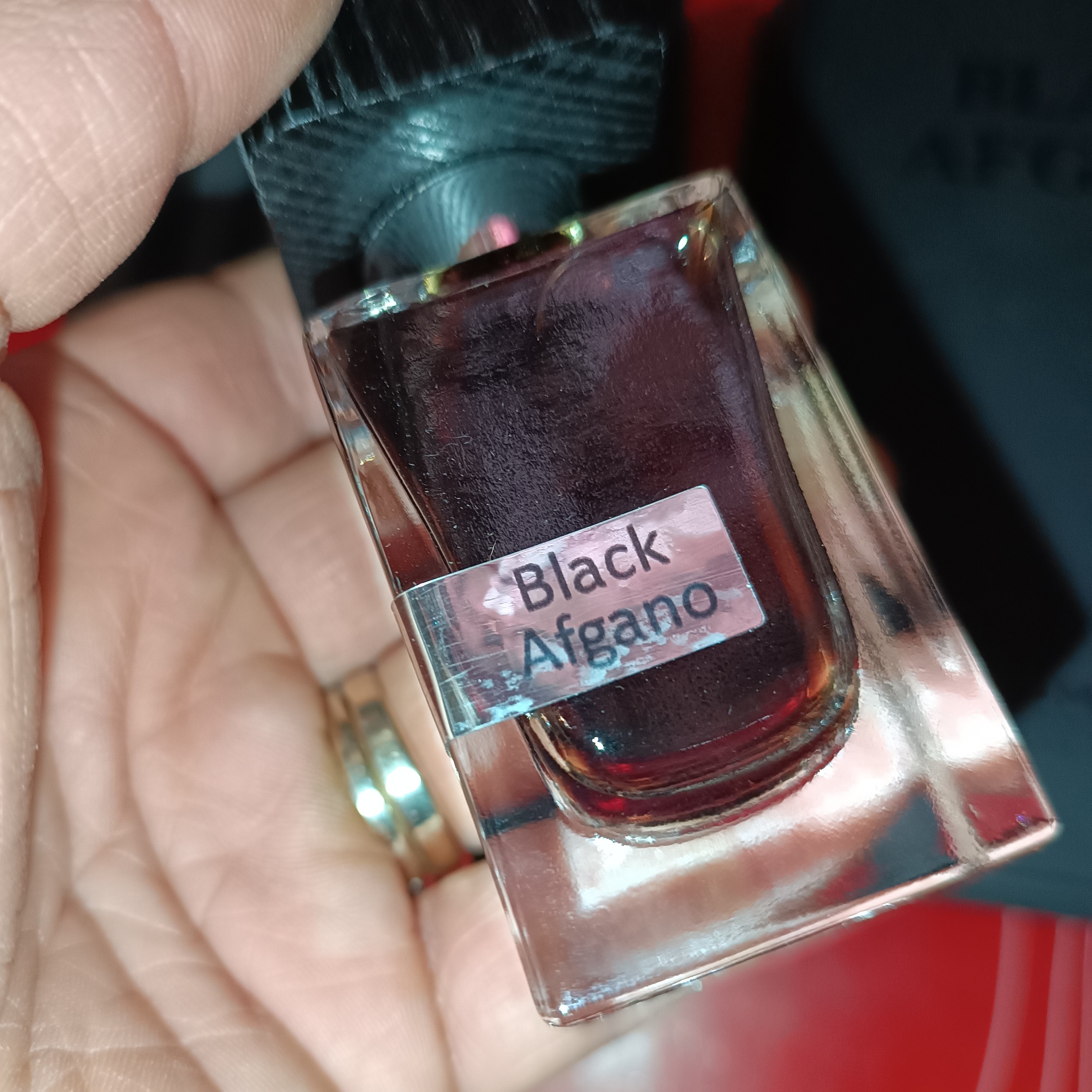 ادکلن بلک افغان ناسوماتو black afgano nasomatto عطر بلک افغان Back Afgano رایحه بلک افگان اودکلن بلک افقان عطر افگان