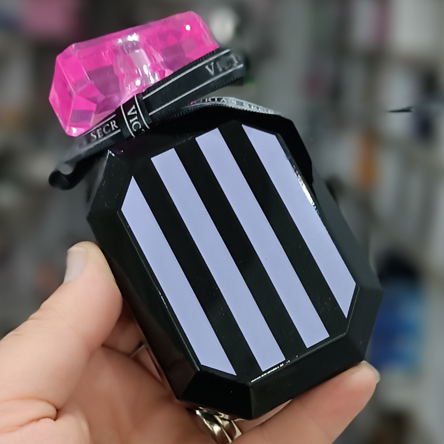 ادکلن ویکتوریا سکرت نیویورک بامشل victoria secret bombshell