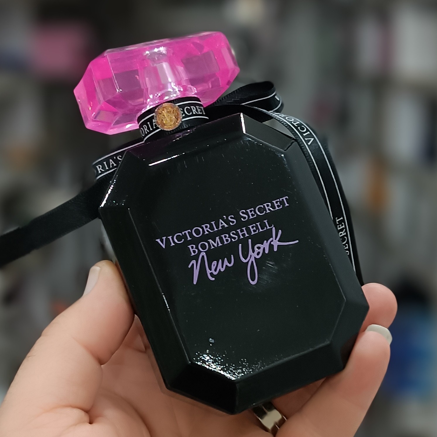 ادکلن ویکتوریا سکرت نیویورک بامشل victoria secret bombshell