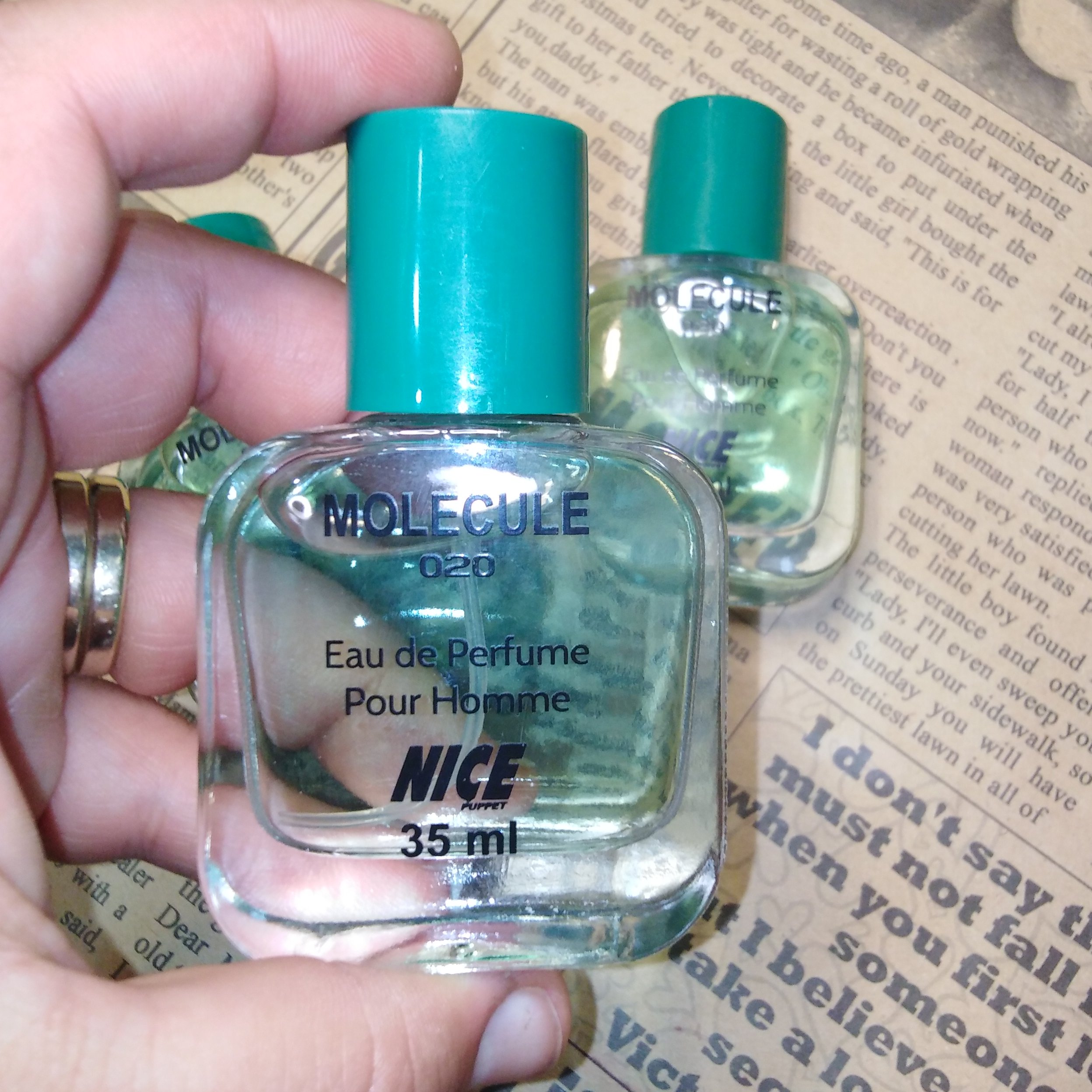 ادکلن مولکول Molecule ادوپرفیوم پینک اسکلاره عطر مولکول