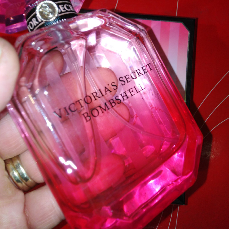 ادکلن ویکتوریا سکرت 100 میل زنانه Victoria secret Bombshell