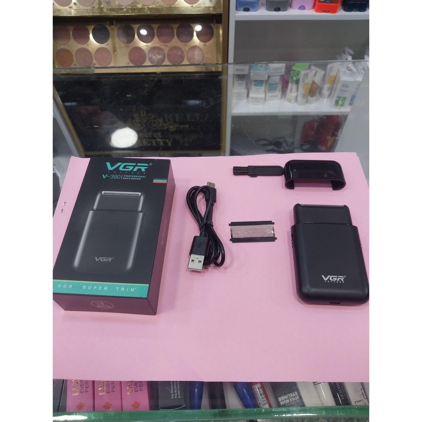 شیور شارژی اصلاح صورت آقایان وی جی آر 390 با توری اضافه