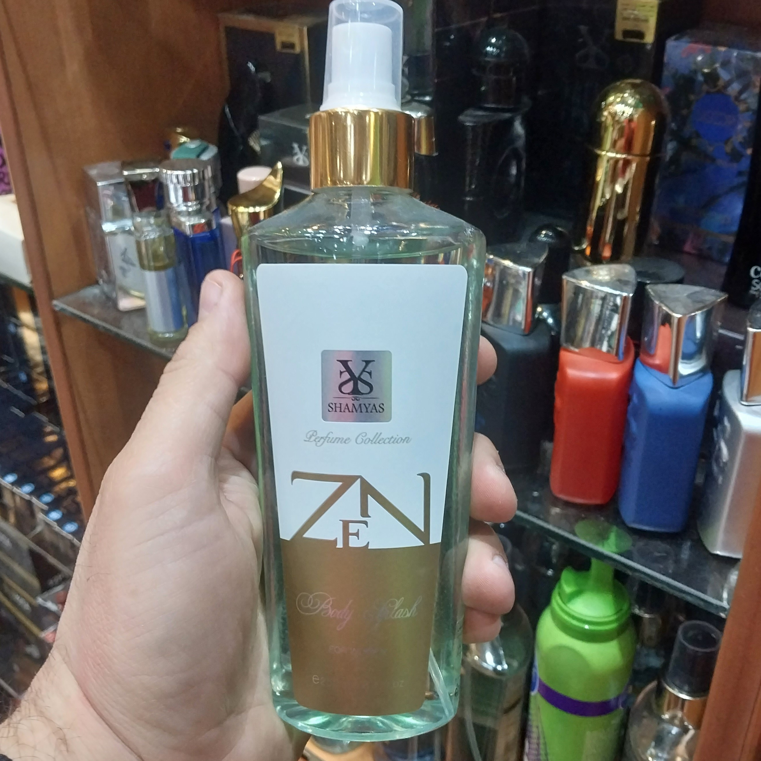 بادی اسپلش بدن 200 میل شمیم یاس با رایحه زنانه شیدو ZEN