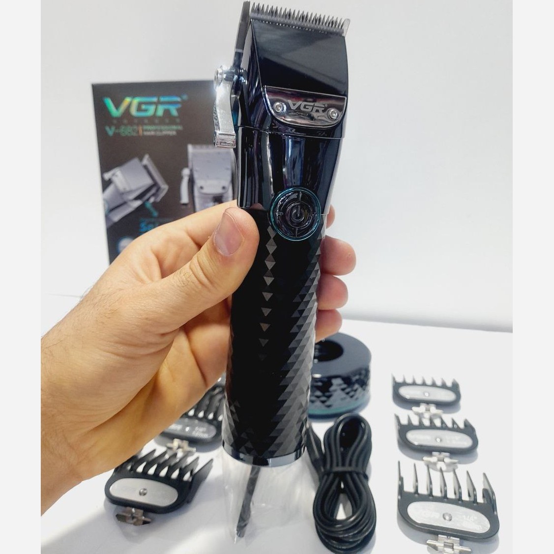ماشین اصلاح حجم زن وی جی آر VGR V-682.