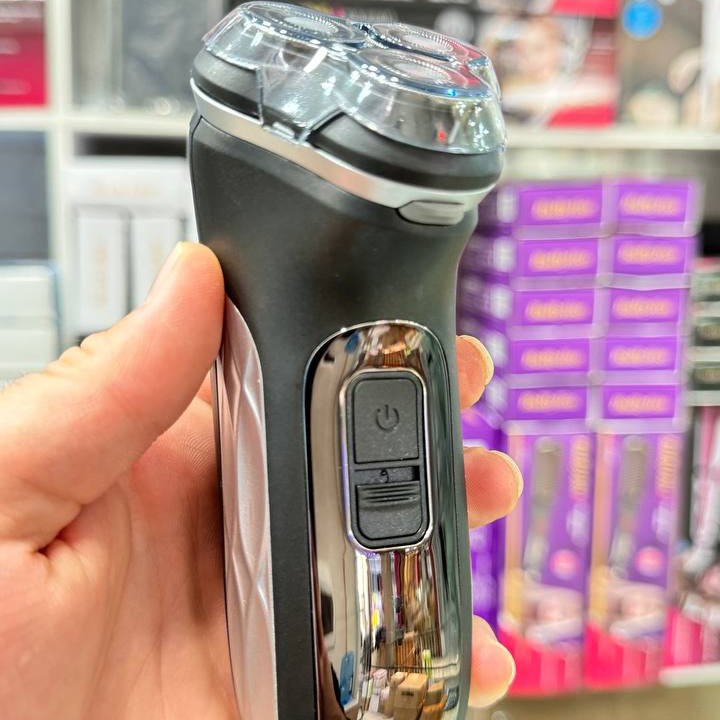 ریش تراش سه تیغ فیلیپس philips مدل AT899.