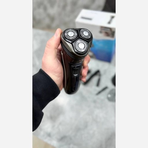 سه تیغ و ریش تراش دارای خط زن