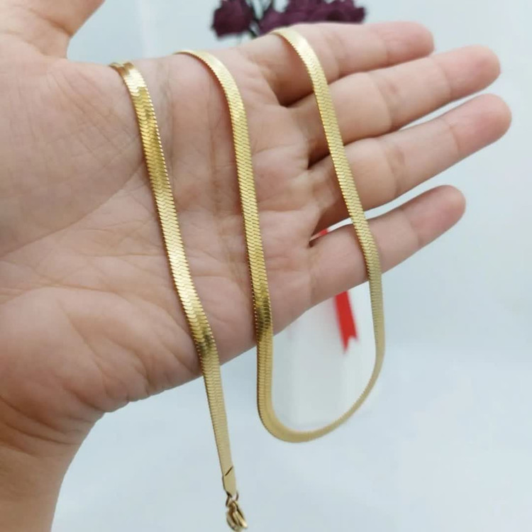 گردنبند و دستبند و پابند ماری