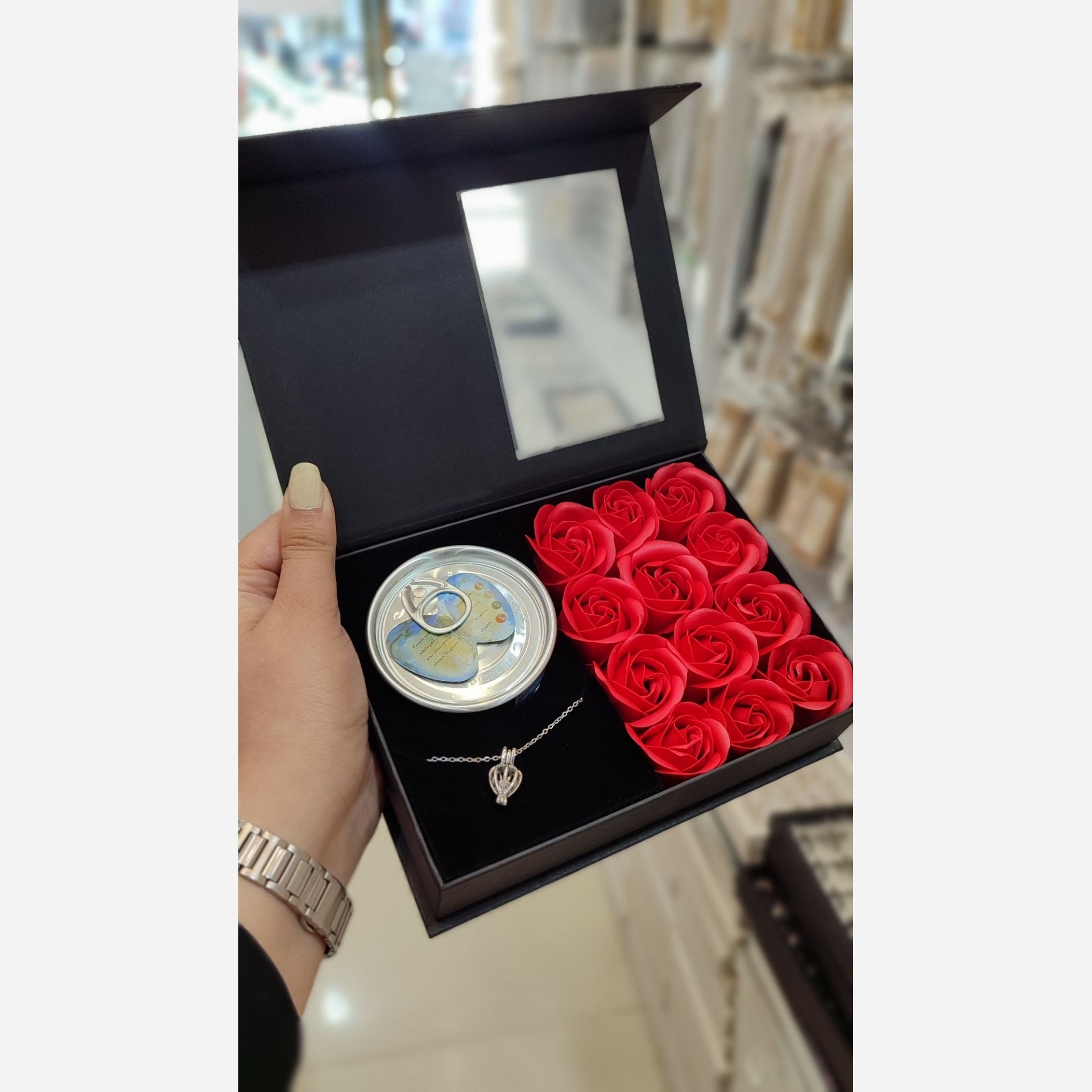 پک هدیه مروارید عشق اورجینال مشکی همراه با بگ مخصوص هدیه