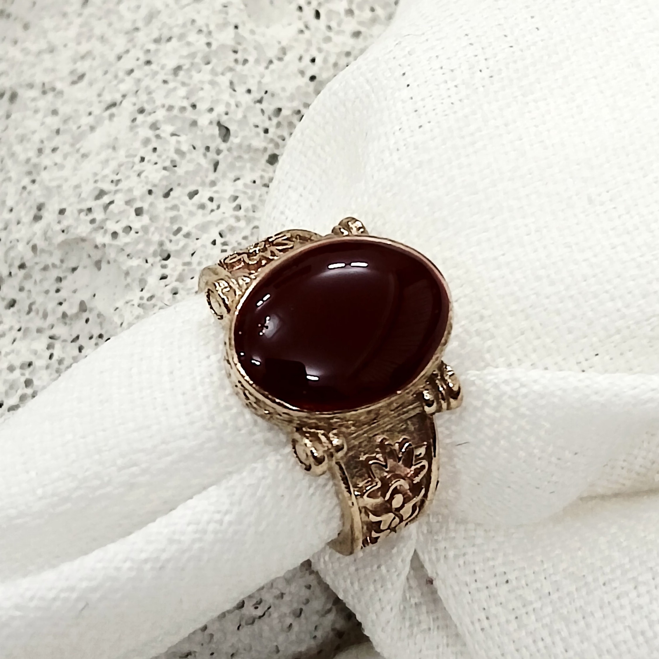 انگشتر زنانه طلا روس رزین برجسته خاص