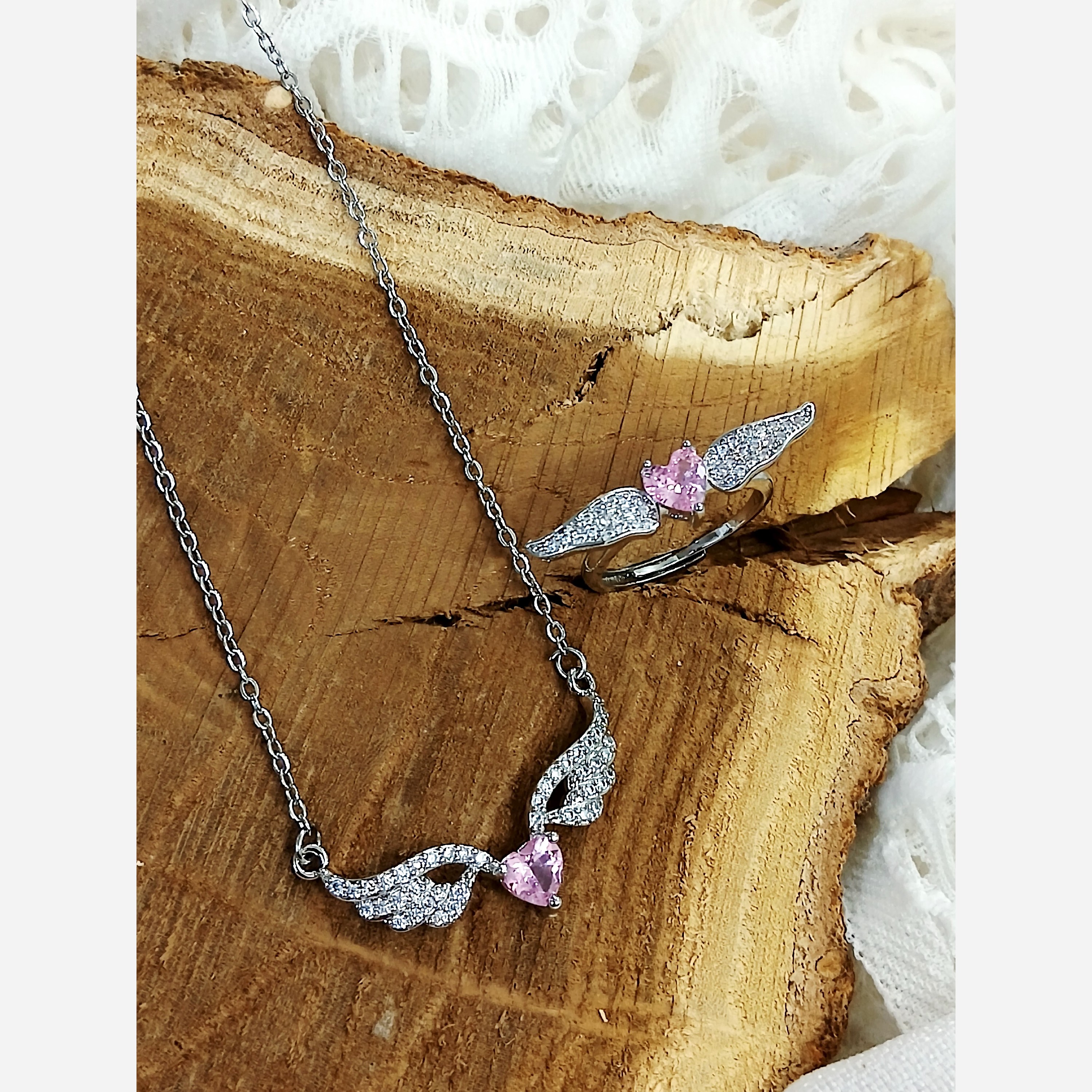 ست دخترانه گردنبند و انگشتر بال فرشته صورتی