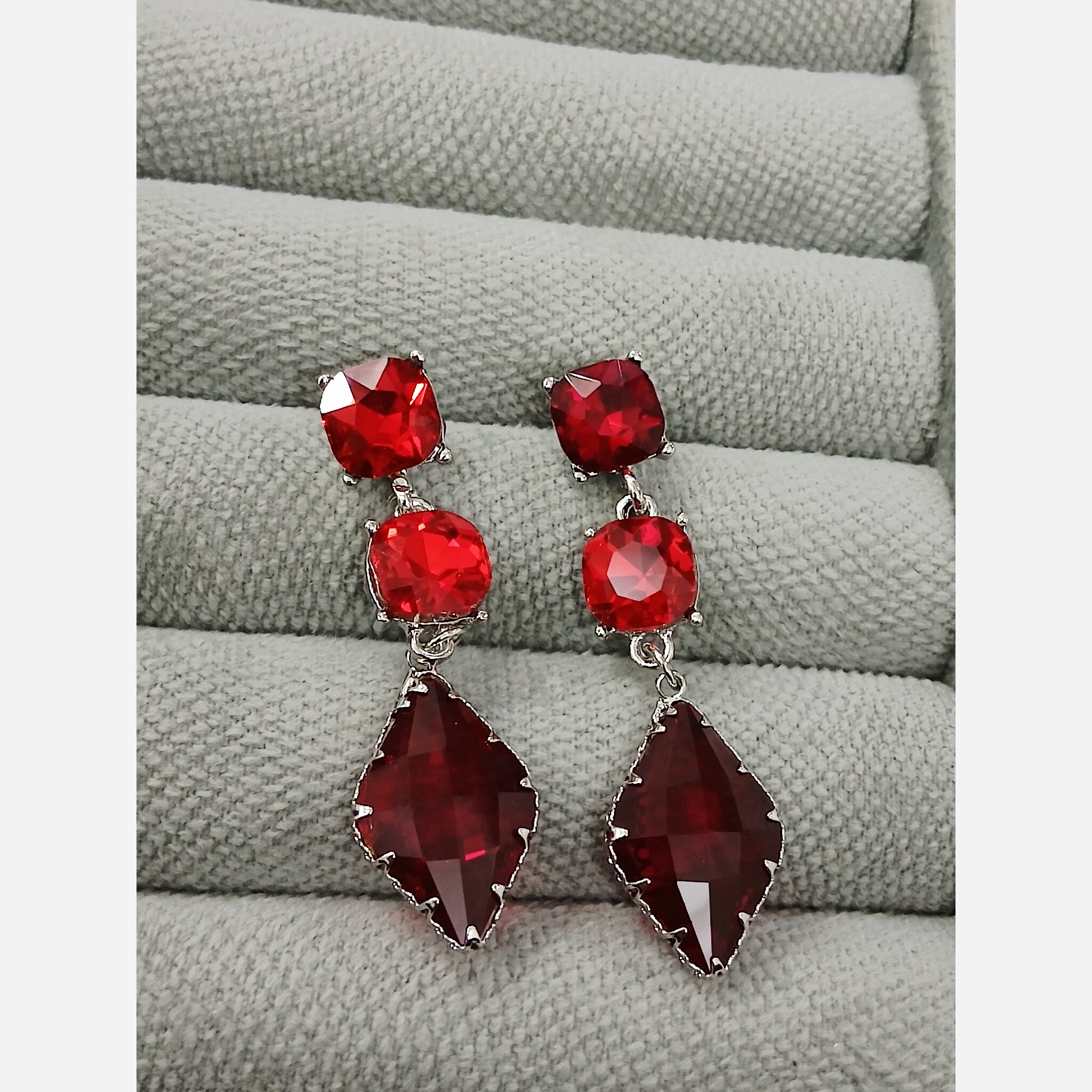 گوشواره جواهری زارا قرمز خاص و شیک درجه یک