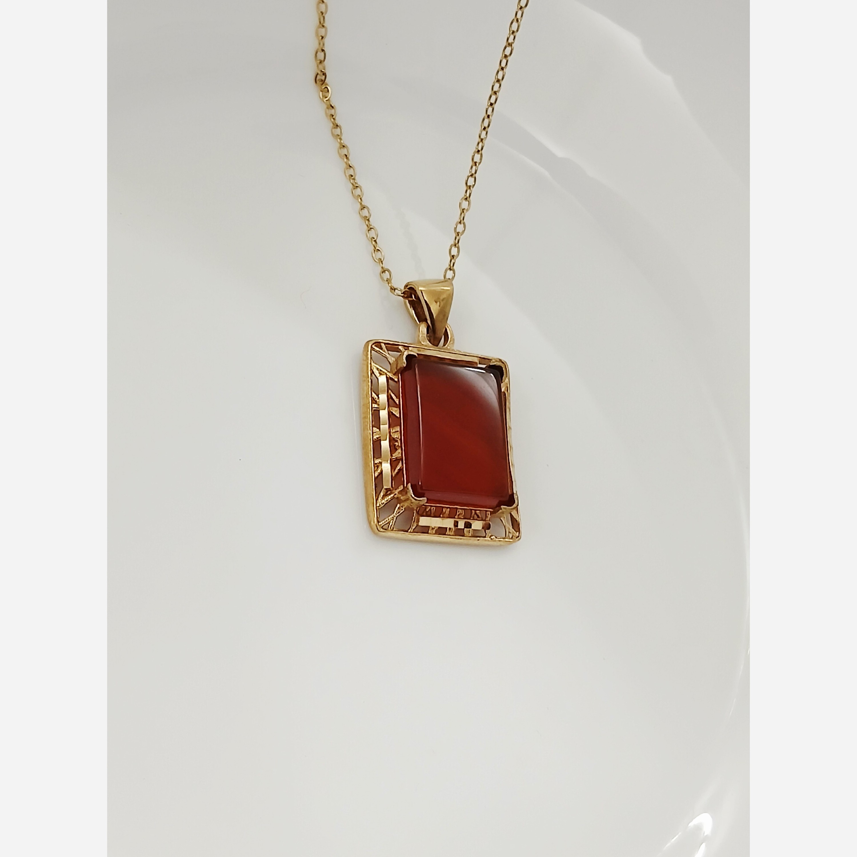 گردنبند عقیق طلا روس چهار گوش عقیق ساده صاف و شیک رکاب ساده