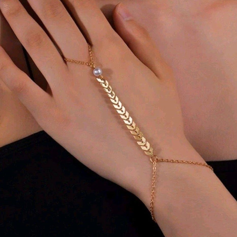 تمیمه دست مروارید گندمی طلایی و سیلور