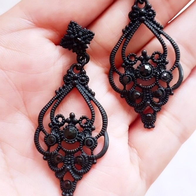 گوشواره سلطنتی دارک نگین مشکی