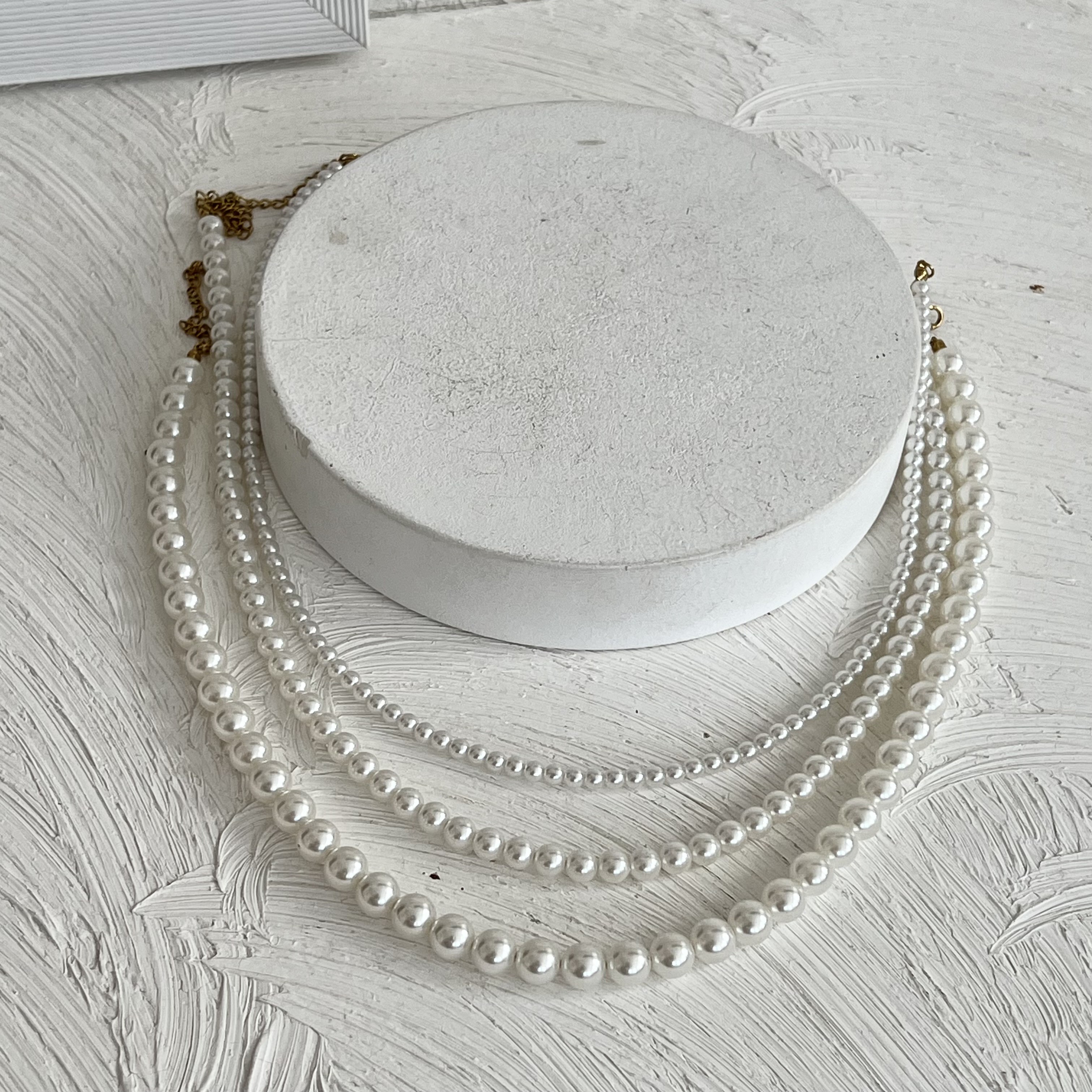 گردنبند و چوکرهای مروارید شل منتظم رنگ ثابت