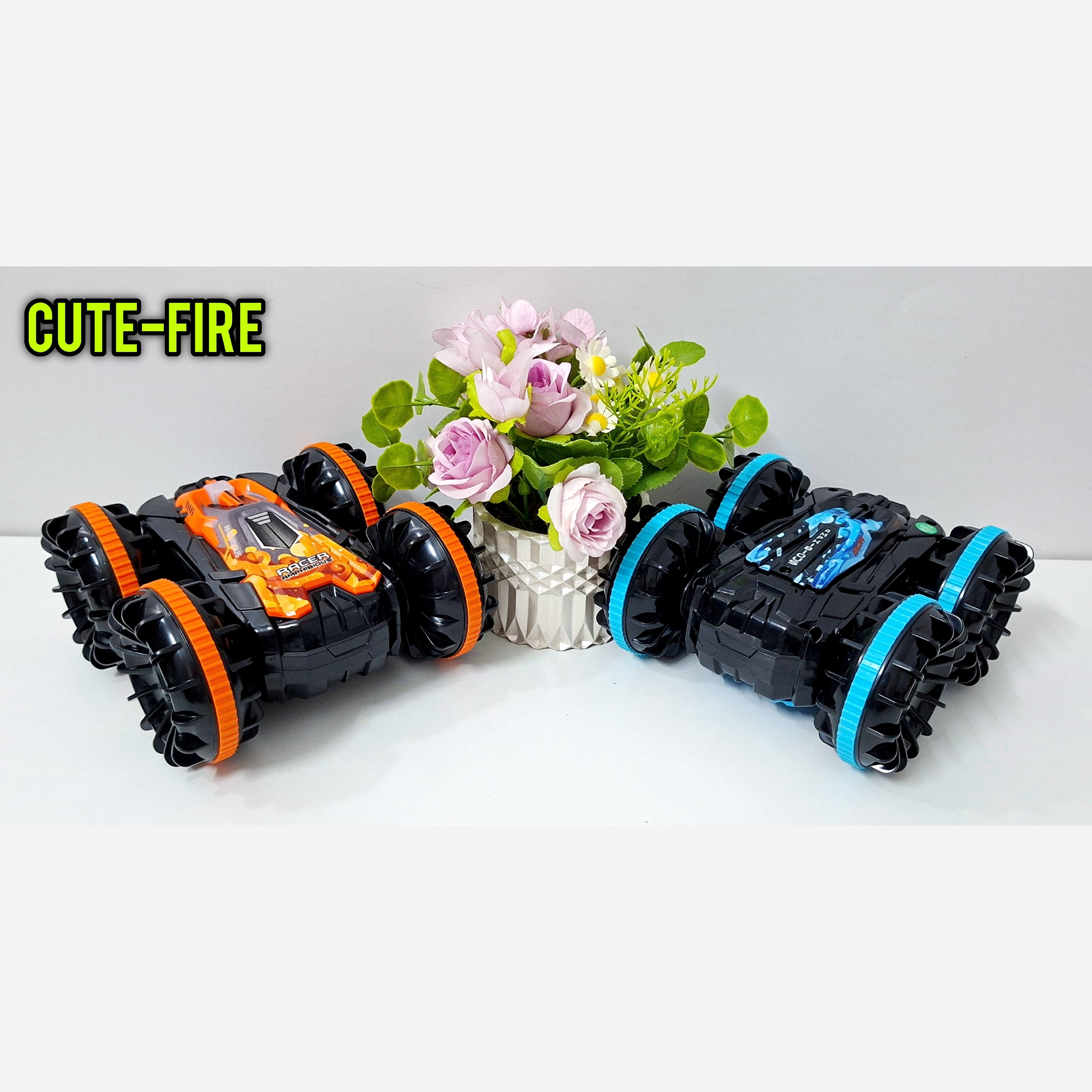 اسباب بازی ماشین کنترلی شارژی ضد آب دو رو حرکت در خاک و آب با کیفیت بالا و پرقدرت دارای 2 کنترل مدل ساعت مچی و دستی