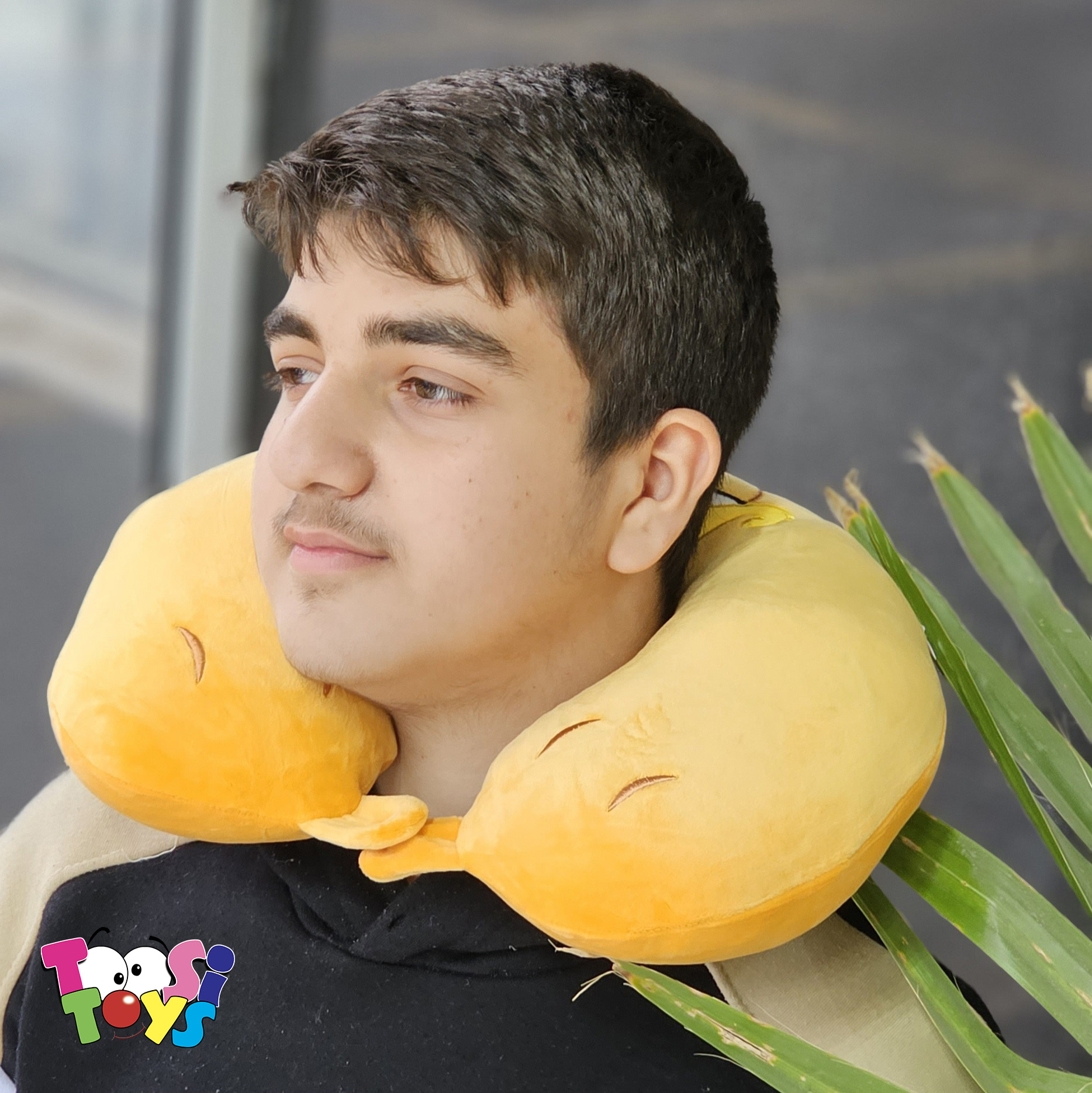 عروسک گردنی با چشم بند