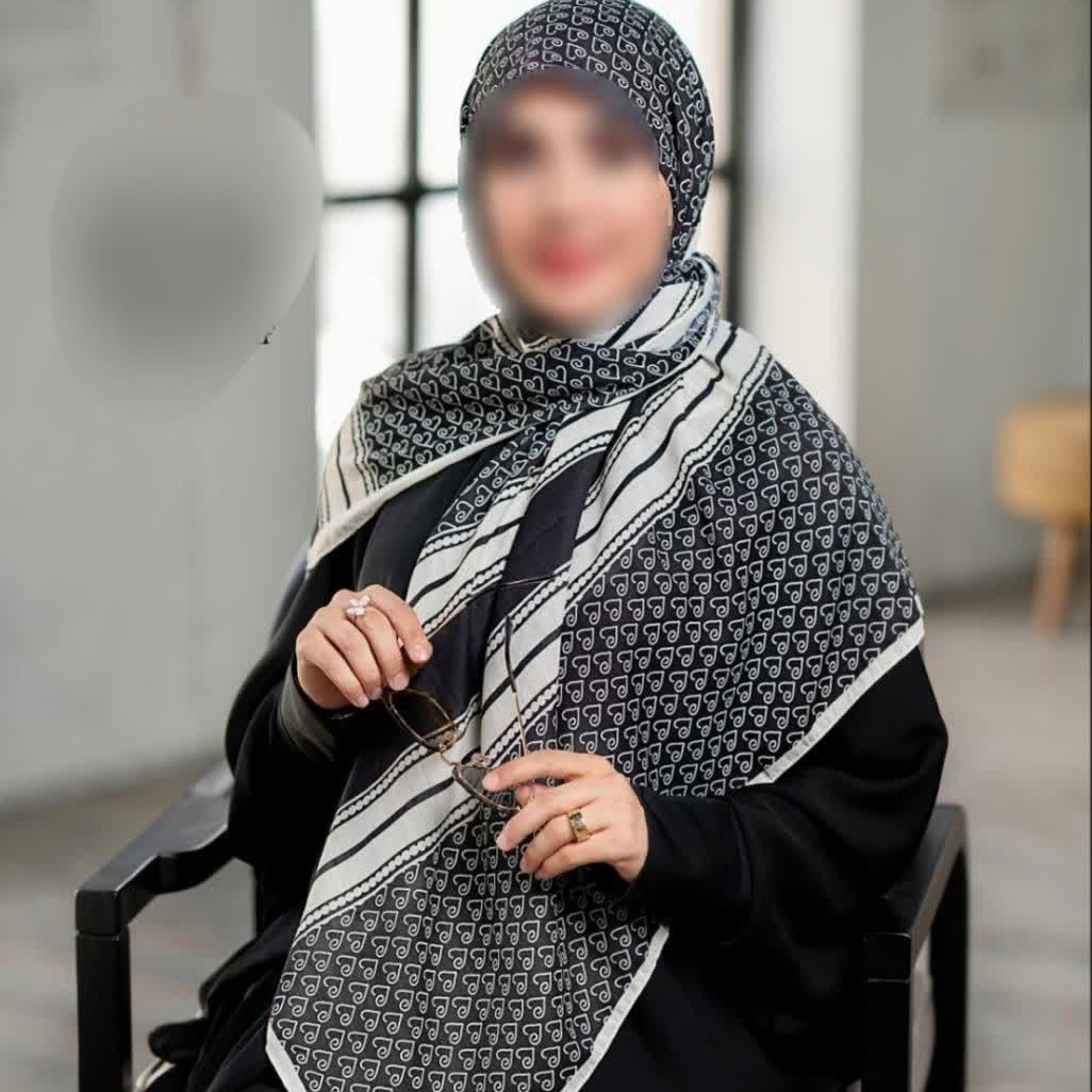 روسری مشکی ترکیبی