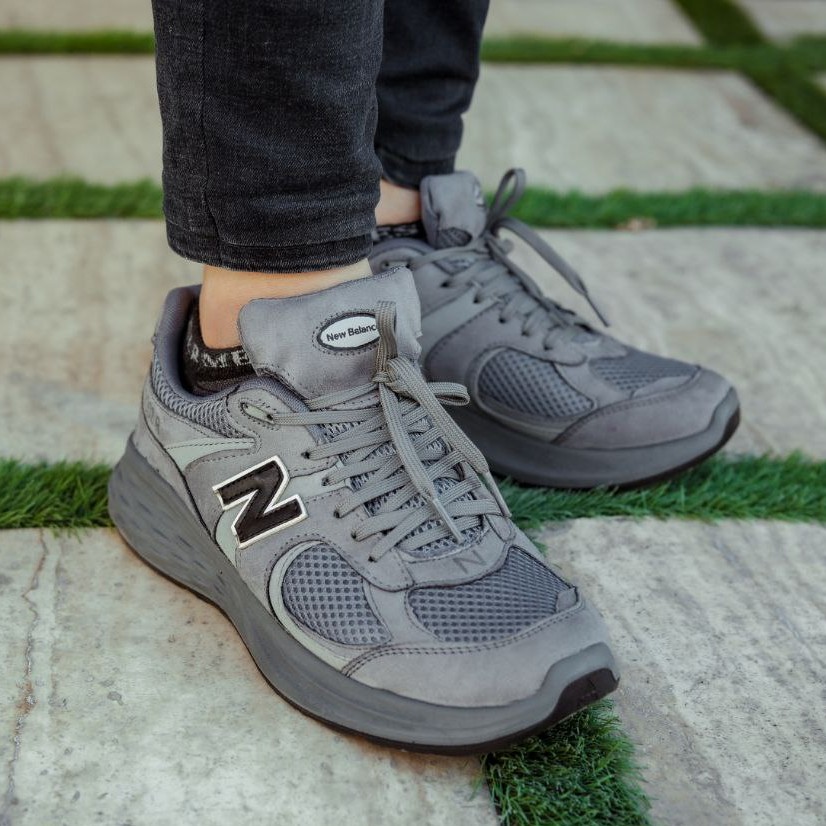 کفش مردانه نیوبالانس رنگ طوسی 39 تا 45 کتونی ورزشی New balance