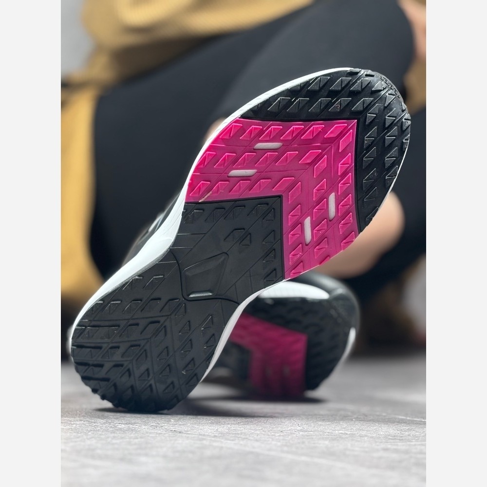 کفش اسپرت زنانه ادیداس مدل ماراتن x
