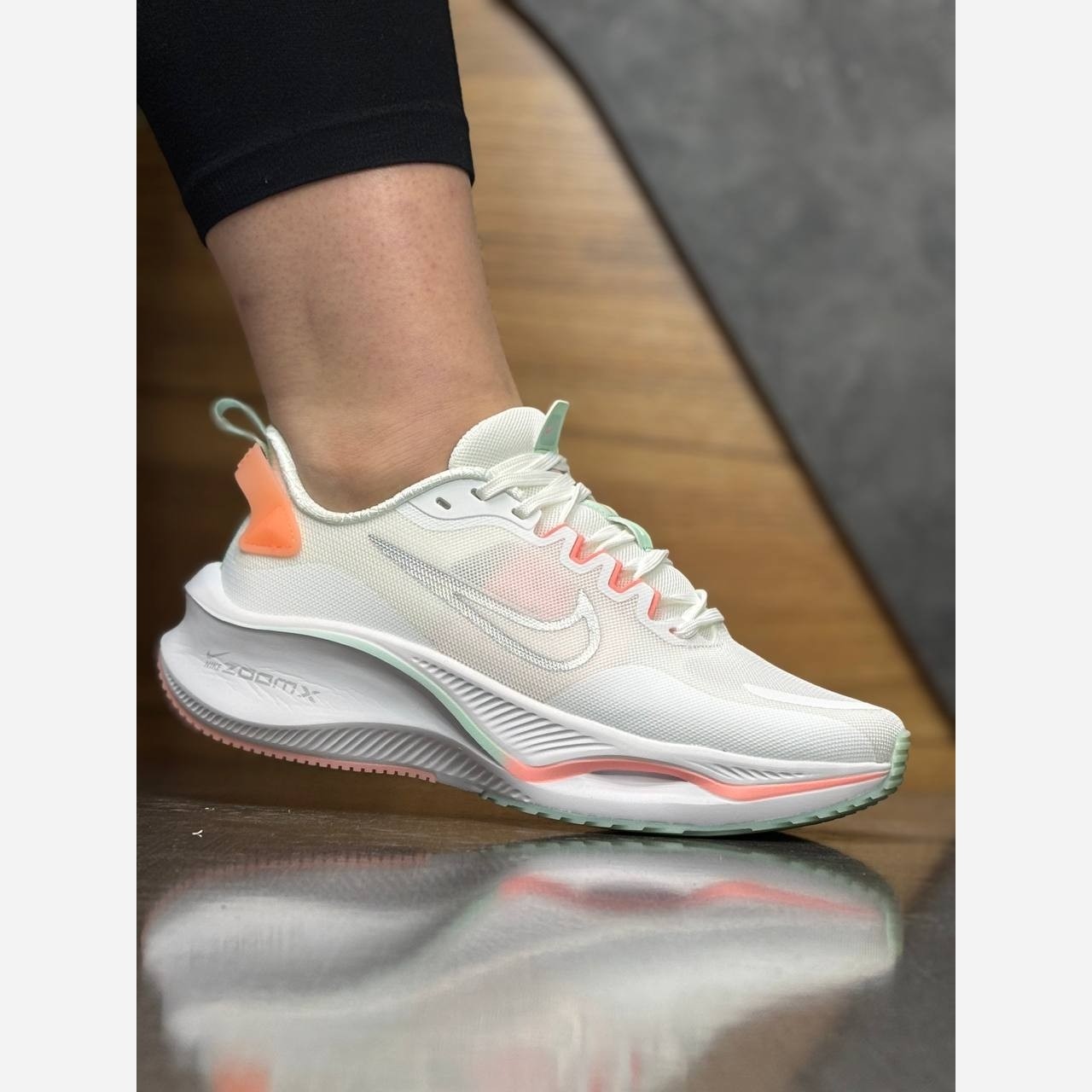 کتونی نایکی لبخندی زنانه مدل Nike Air Zoom