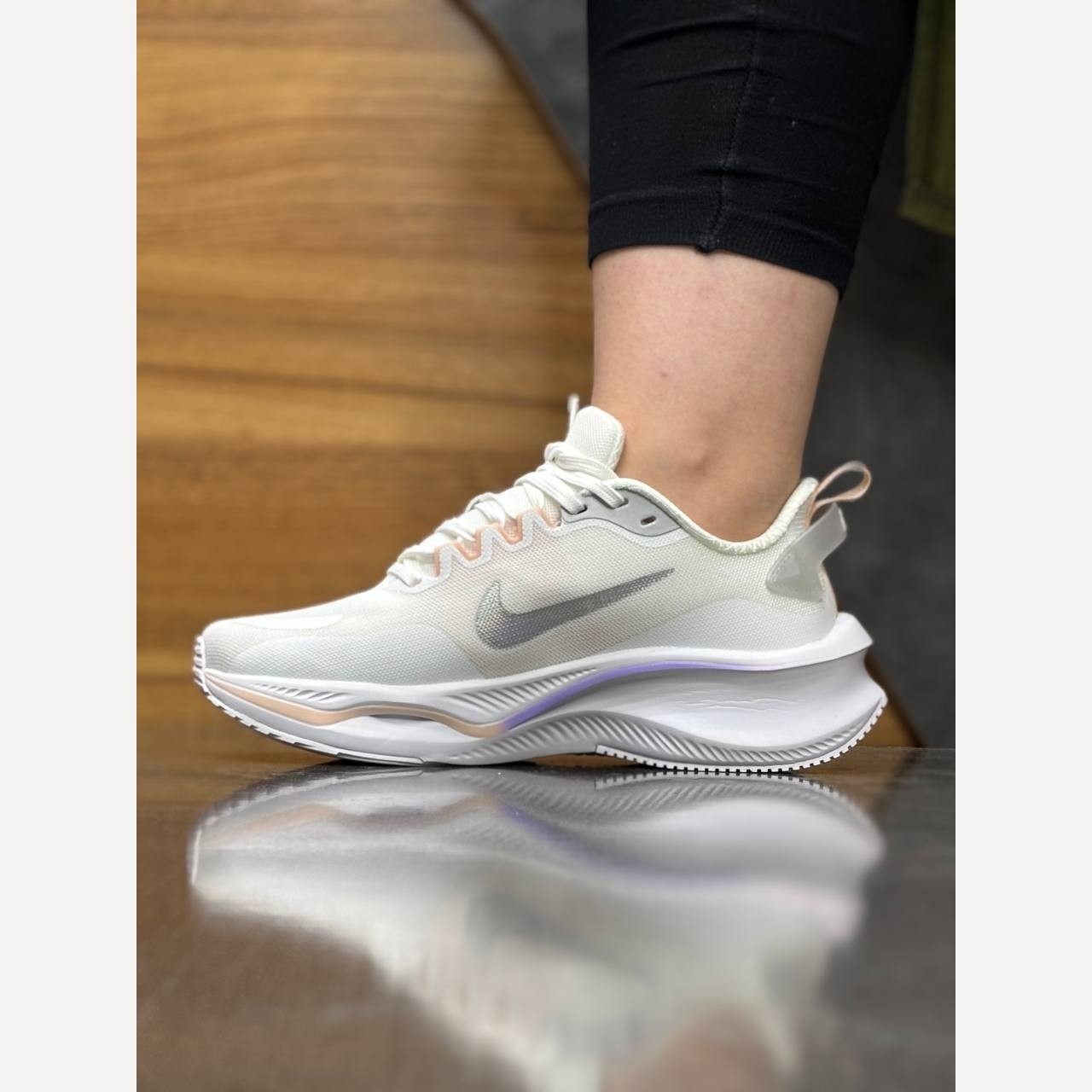 کتونی نایکی لبخندی زنانه مدل Nike Air Zoom