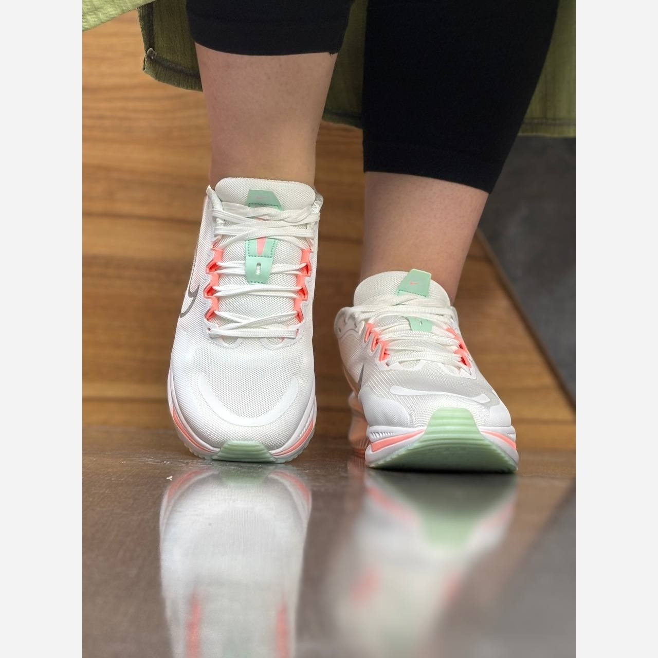 کتونی نایکی لبخندی زنانه مدل Nike Air Zoom