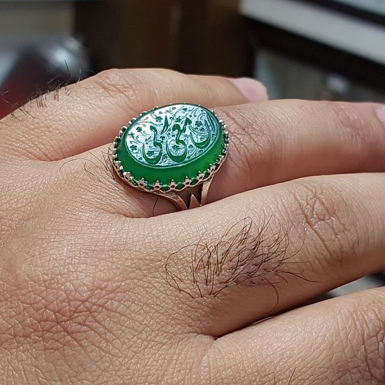 انگشتر عقیق سبز با حکاکی ان معی ربی رکاب الیاژی کد 8116
