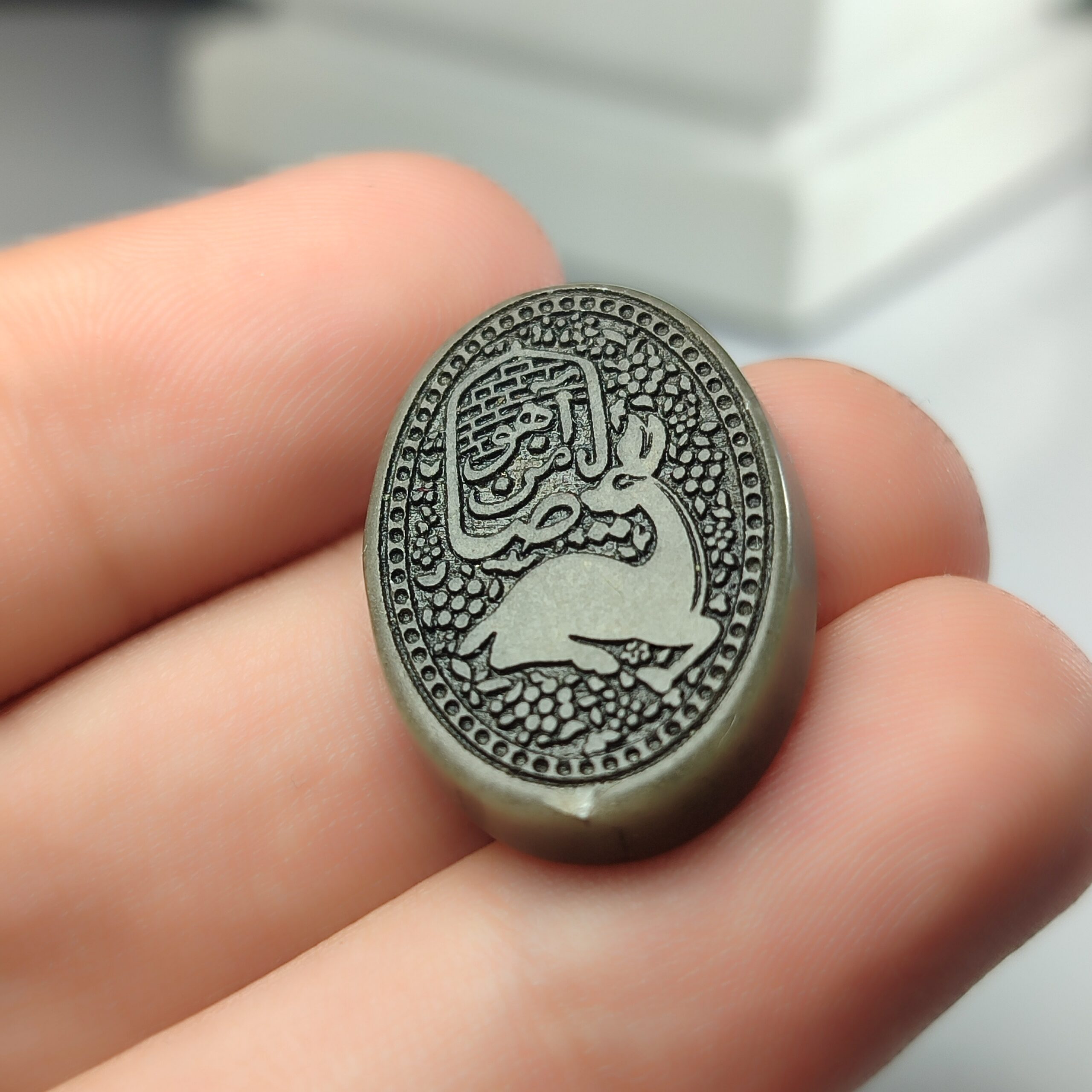 نگین یشم حکاکی یاضامن آهو کد 3536