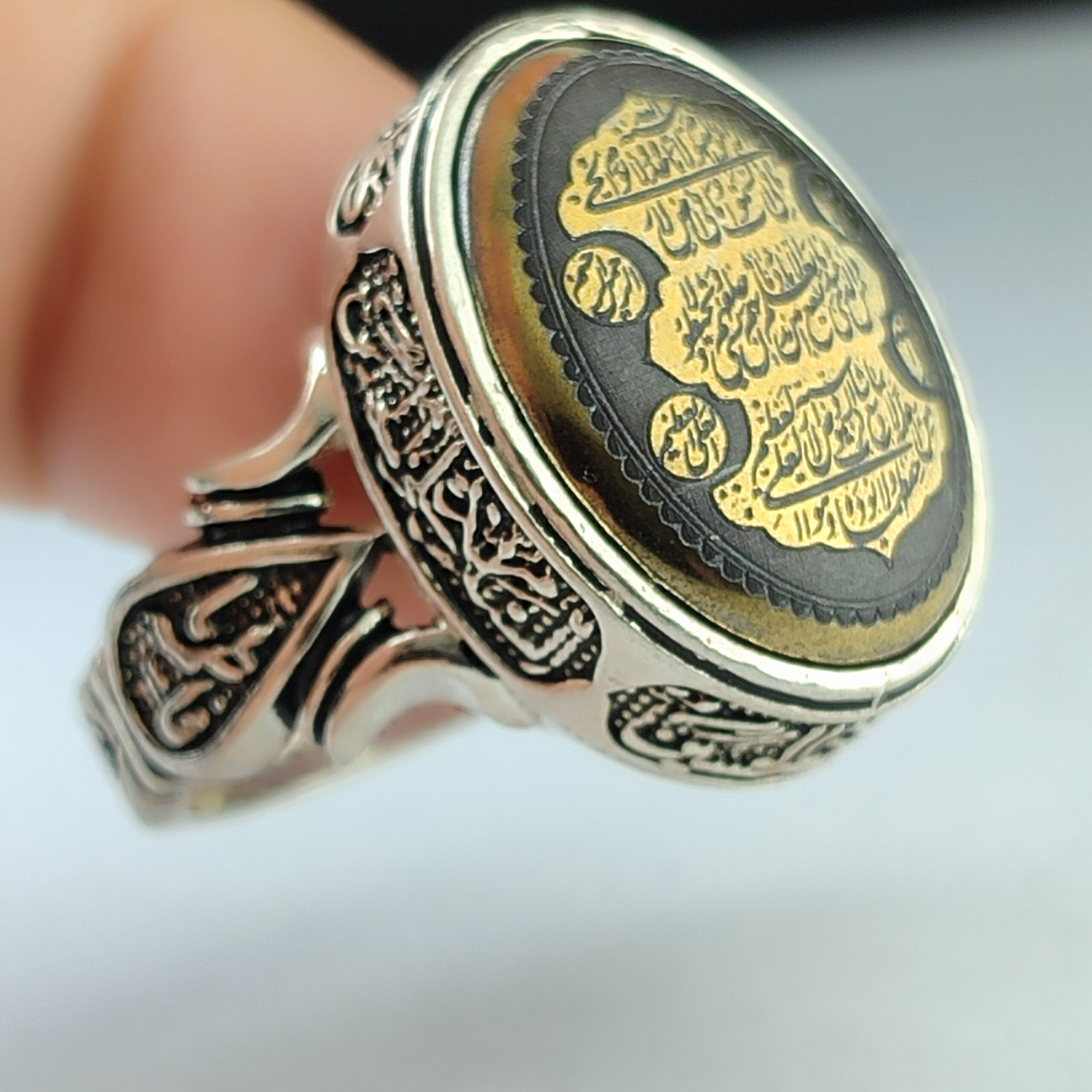 انگشتر نقره باسنگ حدید حکاکی آیت الکرسی رکاب چهارسلام کد 2939