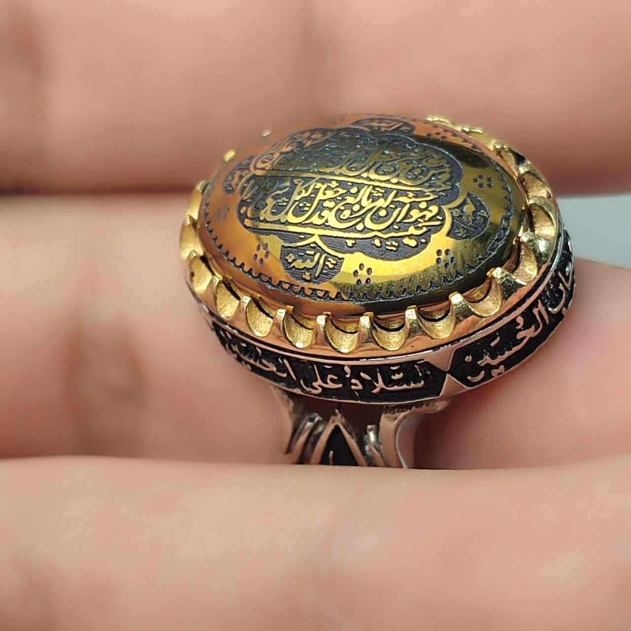 انگشتر حدید حکاکی ومن یتق الله رکاب تاج برنجی و آلیاژی باکیفیت ذکر رکاب چهارسلام کد 3646