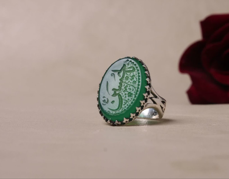 انگشتر نقره باسنگ عقیق سبز رکاب نیزه حکاکی یا حسین(ع) کد 2252