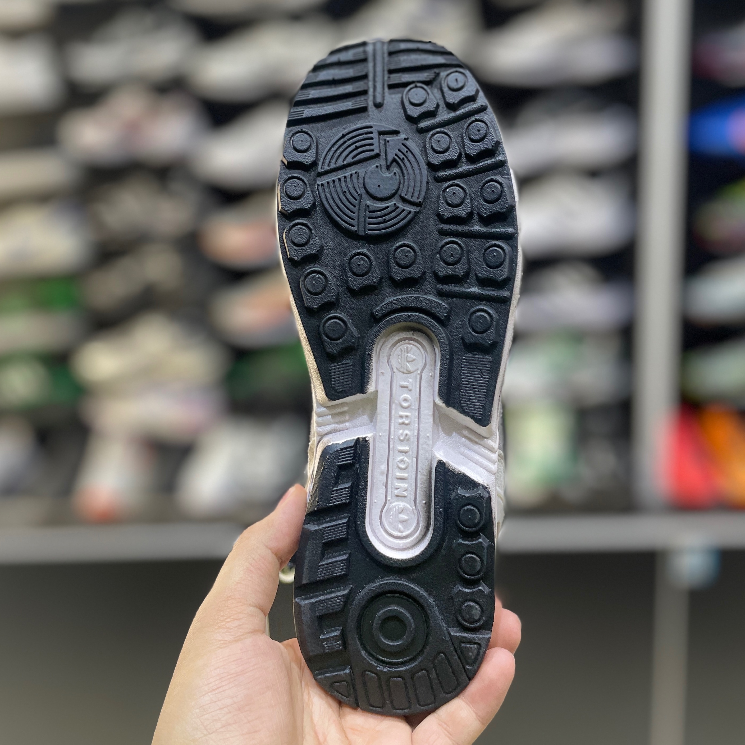 کتونی آدیداس zx مردانه حراجی سایز 41