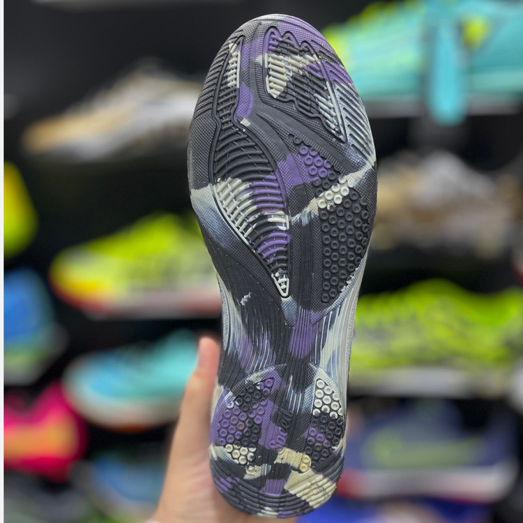 کفش سالنی میانه نایک تمپو