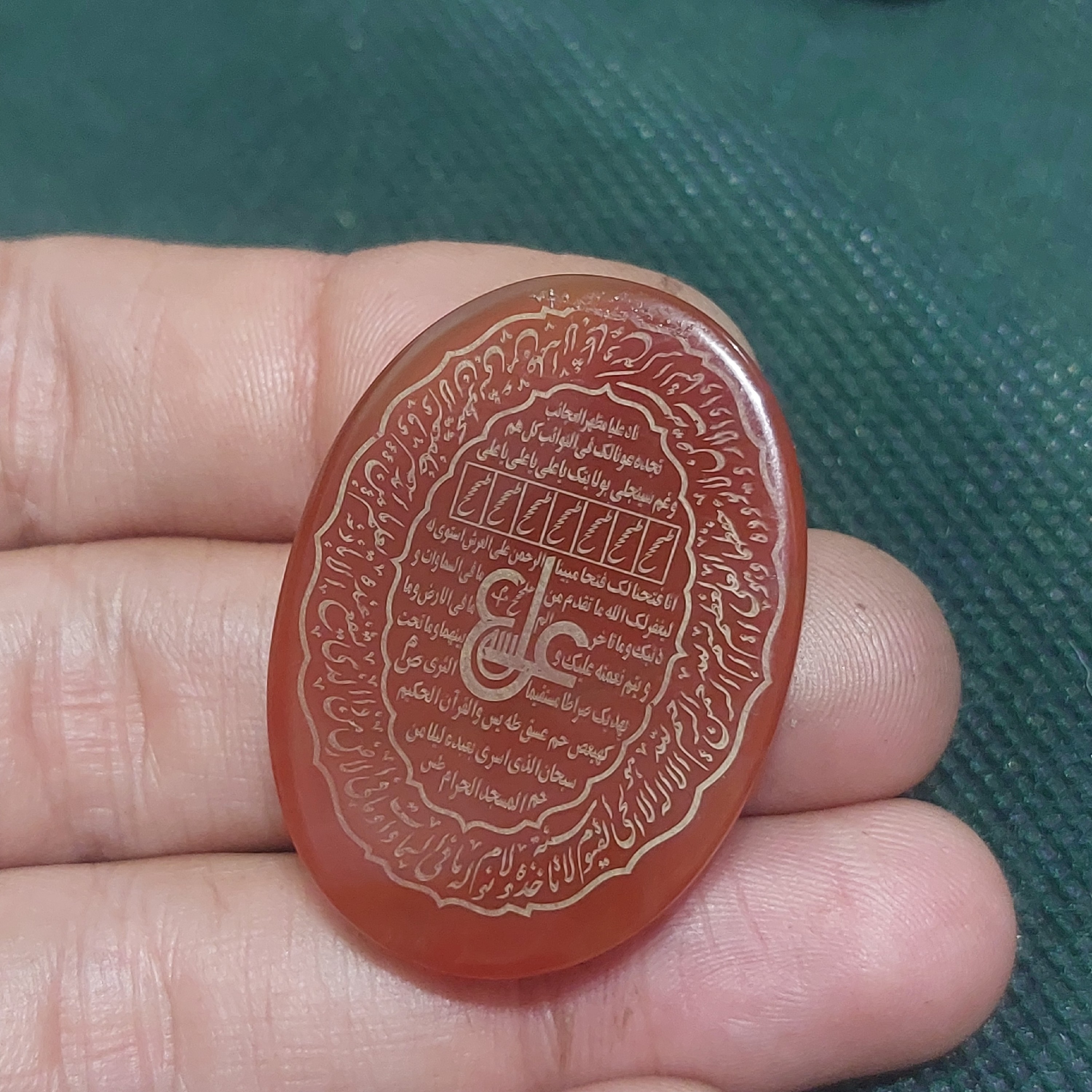 نگین عقیق درشت قرمز اصل 4 دعا