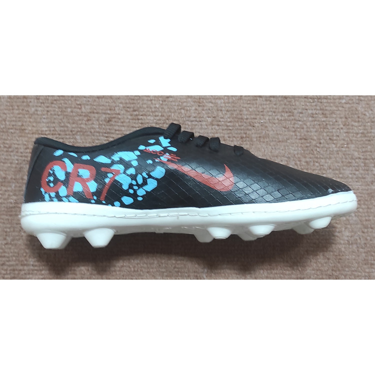 کفش استوک فوتبال اعلا مارک Nike سایز 44